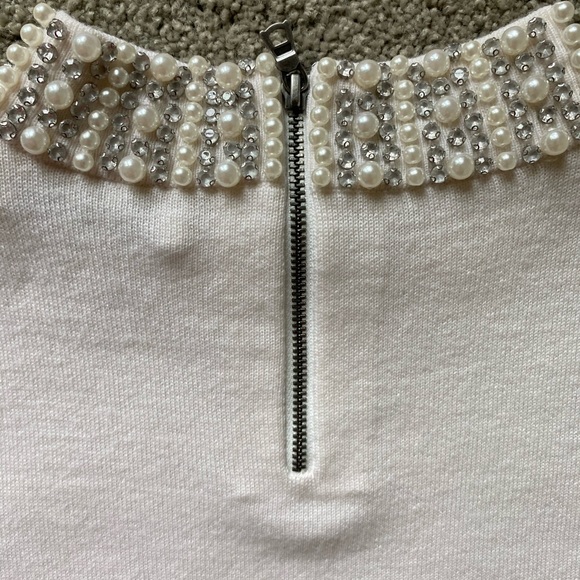 Alice + Olivia Ciara Mock Neck Embellished Crop - Picture 8 of 10